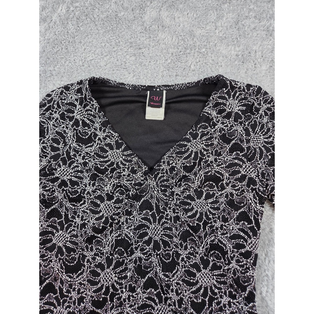 Wrapper Silver Metallic Floral Lace‎ V-Neck Top Black Short Sleeve Blouse